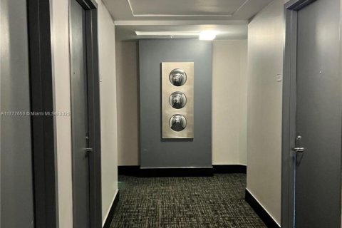 Снять в аренду кондоминиум в Майами, Флорида 1 спальня, 98.1м2, № 1972586 - фото 24