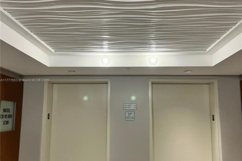 Снять в аренду кондоминиум в Майами, Флорида 1 спальня, 98.1м2, № 1972586 - фото 22