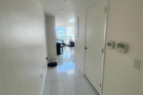 Снять в аренду кондоминиум в Майами, Флорида 1 спальня, 98.1м2, № 1972586 - фото 30