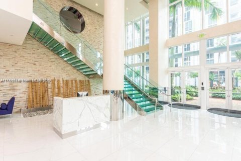 Снять в аренду кондоминиум в Майами, Флорида 1 спальня, 98.1м2, № 1972586 - фото 6