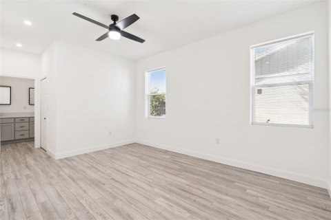 Casa en venta en Orlando, Florida, 4 dormitorios, 138.52 m2 № 2217672 - foto 8