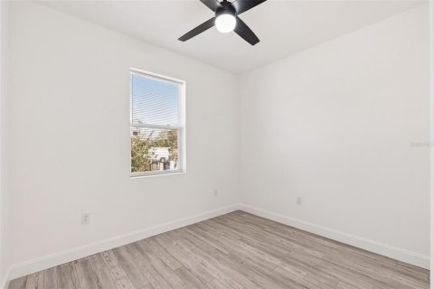Casa en venta en Orlando, Florida, 4 dormitorios, 138.52 m2 № 2217672 - foto 13