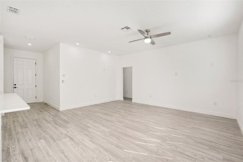 Casa en venta en Orlando, Florida, 4 dormitorios, 138.52 m2 № 2217672 - foto 5