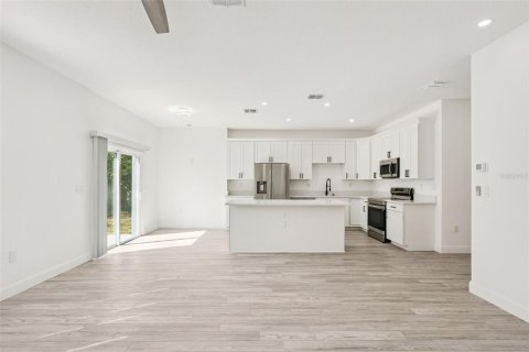 Casa en venta en Orlando, Florida, 4 dormitorios, 138.52 m2 № 2217672 - foto 4