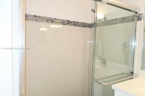 House in Sunrise, Florida 4 bedrooms, 128.39 sq.m. № 2262505 - photo 14