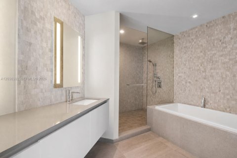 Купить кондоминиум в Майами, Флорида 2 спальни, 117.52м2, № 2086089 - фото 12