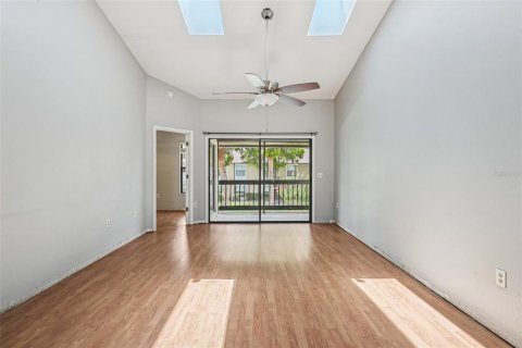 Condo in Orlando, Florida, 2 bedrooms  № 1787439 - photo 18