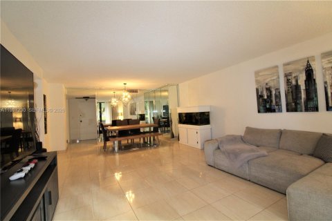Condo à Hallandale Beach, Floride, 2 chambres  № 1999261