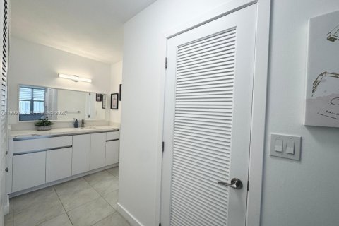 Condominio en alquiler en Hollywood, Florida, 2 dormitorios, 117.99 m2 № 2052654 - foto 21