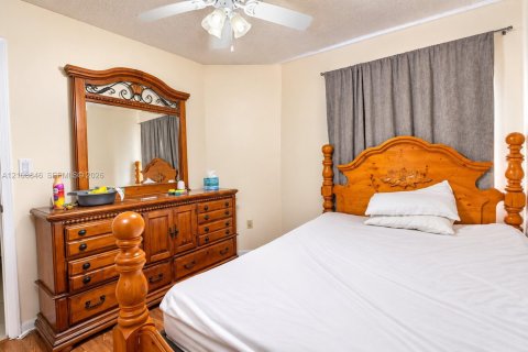 Adosado en venta en Miami, Florida, 3 dormitorios, 129.32 m2 № 2434221 - foto 17