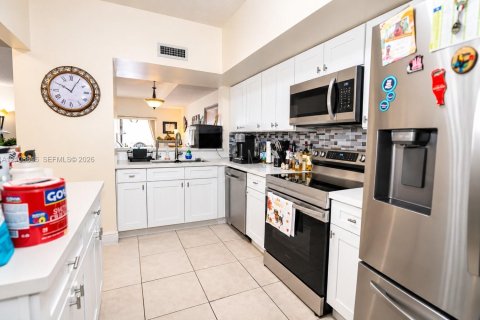 Adosado en venta en Miami, Florida, 3 dormitorios, 129.32 m2 № 2434221 - foto 9