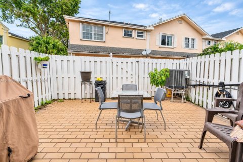 Adosado en venta en Miami, Florida, 3 dormitorios, 129.32 m2 № 2434221 - foto 28