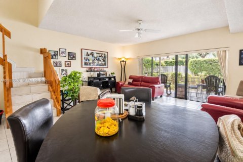 Adosado en venta en Miami, Florida, 3 dormitorios, 129.32 m2 № 2434221 - foto 5