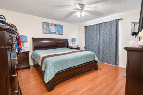 Adosado en venta en Miami, Florida, 3 dormitorios, 129.32 m2 № 2434221 - foto 21