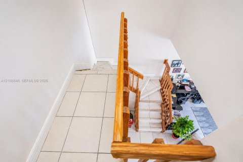 Adosado en venta en Miami, Florida, 3 dormitorios, 129.32 m2 № 2434221 - foto 25