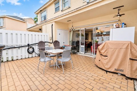 Adosado en venta en Miami, Florida, 3 dormitorios, 129.32 m2 № 2434221 - foto 27