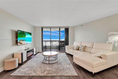 Condo à Aventura, Floride, 2 chambres  № 2091028