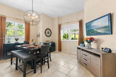 Condo in West Palm Beach, Florida, 2 bedrooms  № 2053436 - photo 12