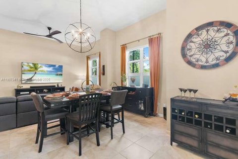 Condo in West Palm Beach, Florida, 2 bedrooms  № 2053436 - photo 10