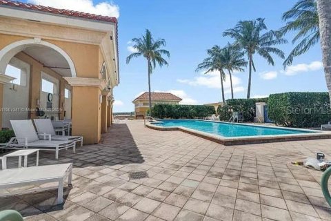 Condo in West Palm Beach, Florida, 2 bedrooms  № 2053436 - photo 27