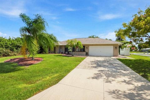Villa ou maison à Port Charlotte, Floride 3 chambres, 184.13 m2 № 2428629