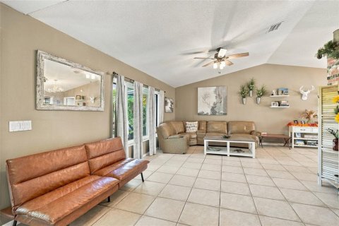 Villa ou maison à vendre à Port Charlotte, Floride: 3 chambres, 184.13 m2 № 2428629 - photo 7