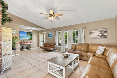 Villa ou maison à vendre à Port Charlotte, Floride: 3 chambres, 184.13 m2 № 2428629 - photo 8