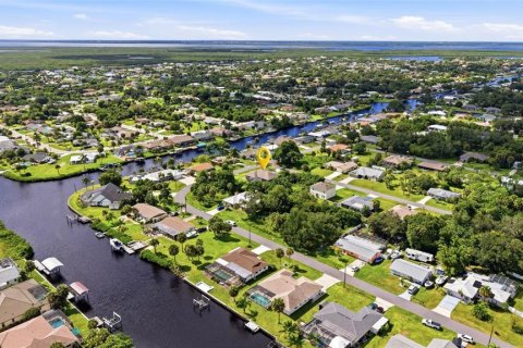 Villa ou maison à vendre à Port Charlotte, Floride: 3 chambres, 184.13 m2 № 2428629 - photo 4