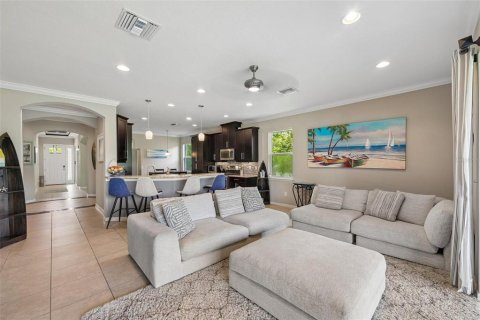 Villa ou maison à vendre à Sarasota, Floride: 4 chambres, 216.37 m2 № 2308106 - photo 3