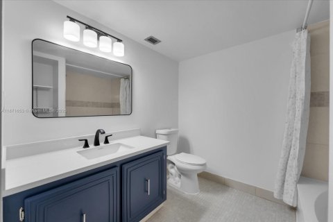 Copropriété à louer à Hallandale Beach, Floride: 1 chambre, 104.98 m2 № 1924240 - photo 10