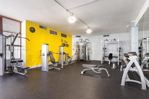 Copropriété à louer à Hallandale Beach, Floride: 1 chambre, 104.98 m2 № 1924240 - photo 16