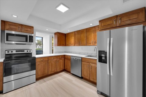 Copropriété à louer à Hallandale Beach, Floride: 1 chambre, 104.98 m2 № 1924240 - photo 7