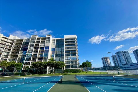 Copropriété à louer à Hallandale Beach, Floride: 1 chambre, 104.98 m2 № 1924240 - photo 15