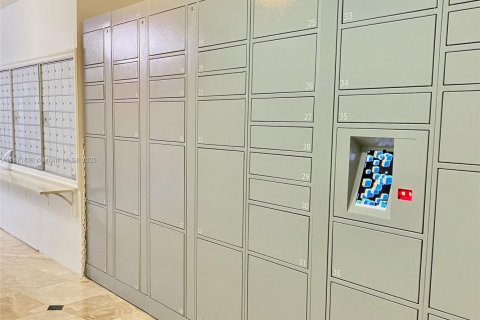 Copropriété à louer à Hallandale Beach, Floride: 1 chambre, 104.98 m2 № 1924240 - photo 19