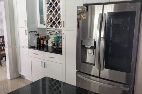 Купить виллу или дом в Корал-Спрингс, Флорида 1 комната, 153.57м2, № 1991203 - фото 4