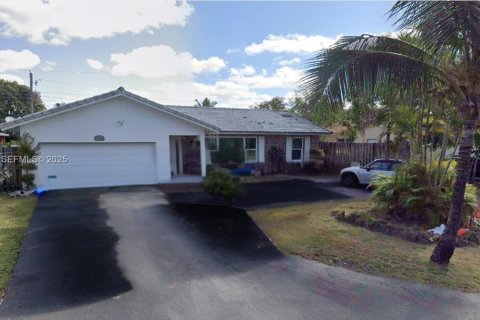 Купить виллу или дом в Корал-Спрингс, Флорида 1 комната, 153.57м2, № 1991203 - фото 1