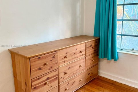 Condo in Miami Beach, Florida  № 1974520 - photo 13