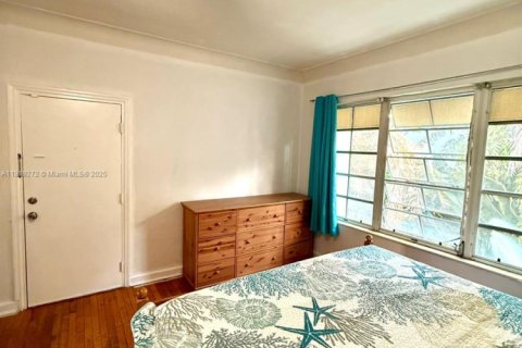 Condo in Miami Beach, Florida  № 1974520 - photo 10