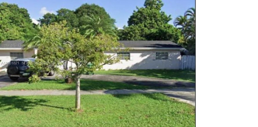 Villa ou maison à Cutler Bay, Floride 4 chambres № 2024648