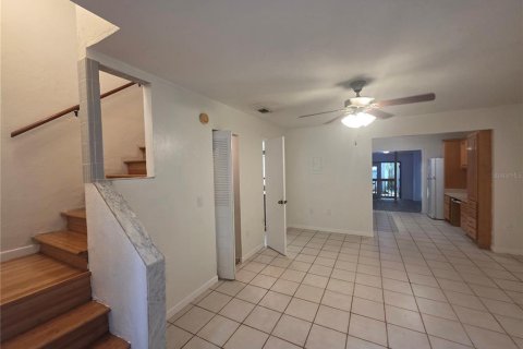 Touwnhouse à louer à Gainesville, Floride: 2 chambres, 95.13 m2 № 2413802 - photo 2