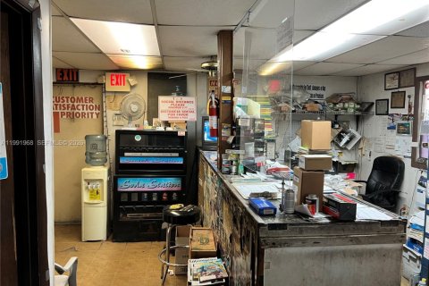 Купить коммерческую недвижимость в Норт-Майами-Бич, Флорида № 2052550 - фото 5