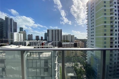 Condominio en venta en Miami, Florida, 1 dormitorio, 60.2 m2 № 1980397 - foto 2