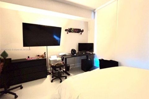 Condominio en venta en Miami, Florida, 1 dormitorio, 60.2 m2 № 1980397 - foto 9