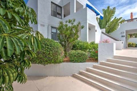 Condo in Longboat Key, Florida, 2 bedrooms  № 891397 - photo 1
