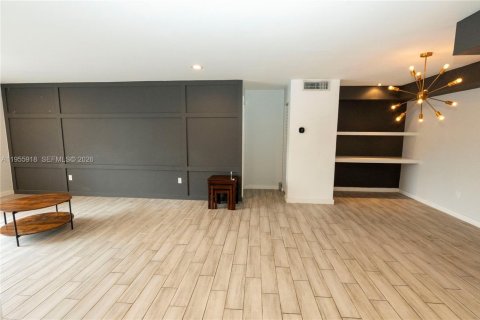 Купить кондоминиум в Майами, Флорида 2 спальни, 99.87м2, № 2017952 - фото 19