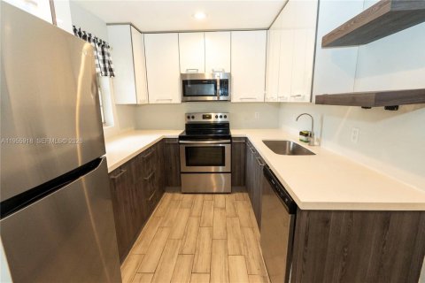 Купить кондоминиум в Майами, Флорида 2 спальни, 99.87м2, № 2017952 - фото 12