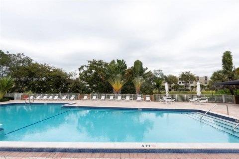 Купить кондоминиум в Майами, Флорида 2 спальни, 99.87м2, № 2017952 - фото 5