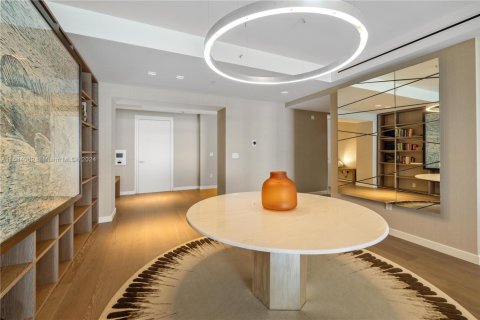 Condominio en venta en Miami Beach, Florida, 3 dormitorios, 352.38 m2 № 1934791 - foto 2