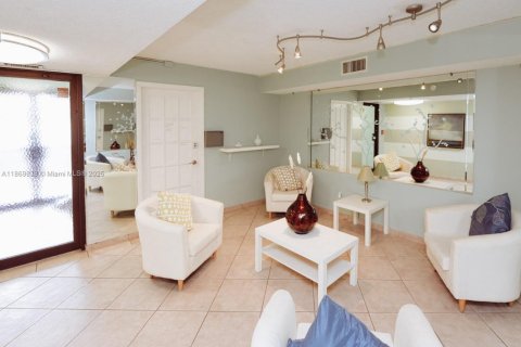 Copropriété à vendre à Miami Beach, Floride: 2 chambres, 96.8 m2 № 1980924 - photo 20