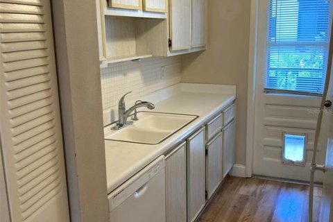 Condo in Saint Petersburg, Florida, 2 bedrooms  № 1917731 - photo 7